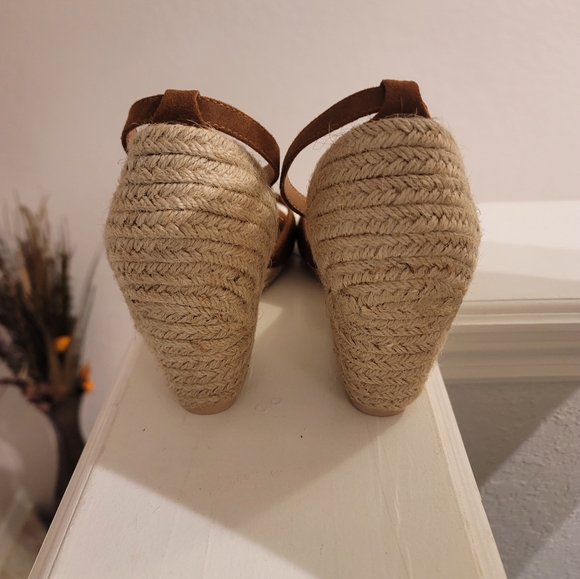 Coconuts by Matisse Tan Espadrille Sandals - Picture 3 of 5